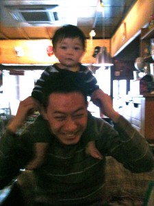 Dynamic dad Yutaka and adorable tyke Tyler